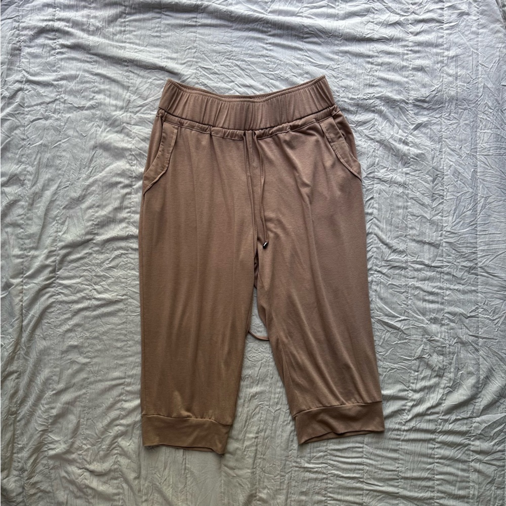 Lounge Capris